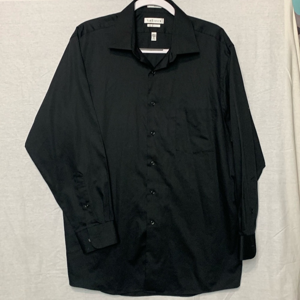 Van Heusen men’s dress shirt regular fit neck 16 1/2 with 32/33 long color black